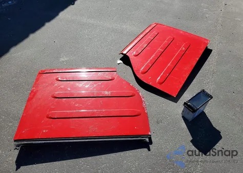 2016 Jeep Wrangler Unlimited Sahara z USA, uszkodzony, nr VIN 1C4HJWEG7GL282140